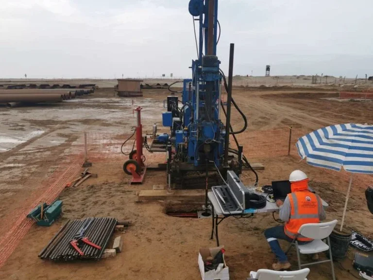 Essai CPT (Cone Penetration Test) à Tours : analyse statique des sols en Val de Loire